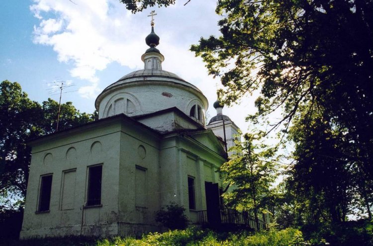Церковь Рождества Христова, Рождествено (Бужаровская с/а) (Истринский городской округ и ЗАТО Восход, Московская область). фасады, Церковь Рождества Христова (действующая, восстанавливается)