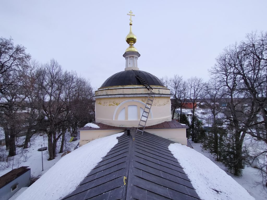 Церковь Рождества Христова, Рождествено (Бужаровская с/а) (Истринский городской округ и ЗАТО Восход, Московская область). архитектурные детали, вид на основной объём с колокольни