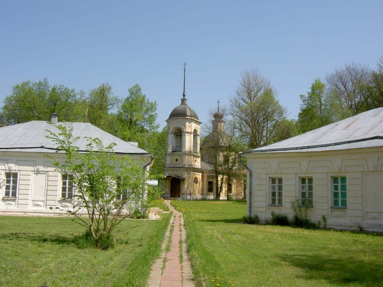 Церковь Трёх Святителей, Волынщино (Рузский городской округ, Московская область). дополнительная информация