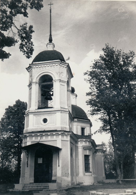 Церковь Трёх Святителей, Волынщино (Рузский городской округ, Московская область). фасады