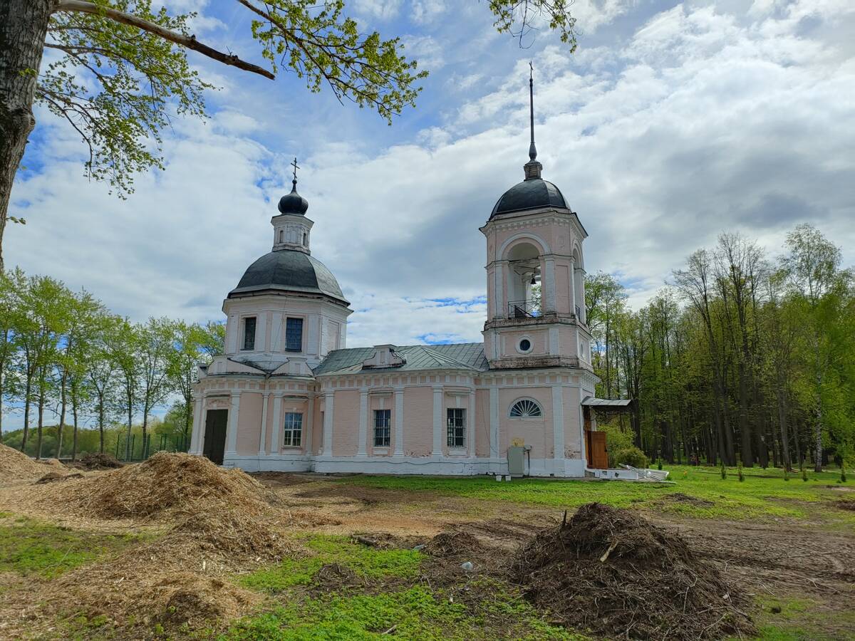 Церковь Трёх Святителей, Волынщино (Рузский городской округ, Московская область). фасады