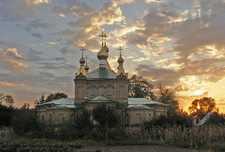 Церковь Воскресения Христова, Зазимье (Броварский район, Украина, Киевская область). фасады