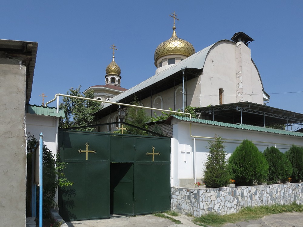 Святые ташкента. Храм в Ташкенте. Ташкент Церковь на госпитальном. Православный храм в Ташкенте.