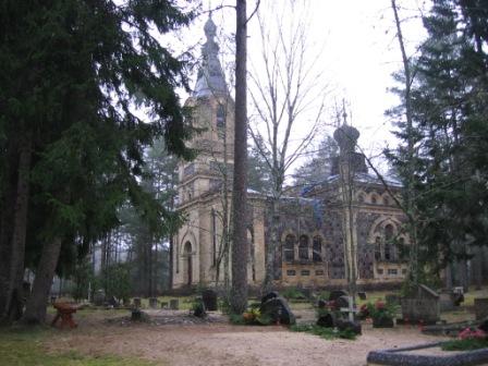 Церковь Рождества Христова, Пуски (Хийумаа, Эстония). общий вид в ландшафте