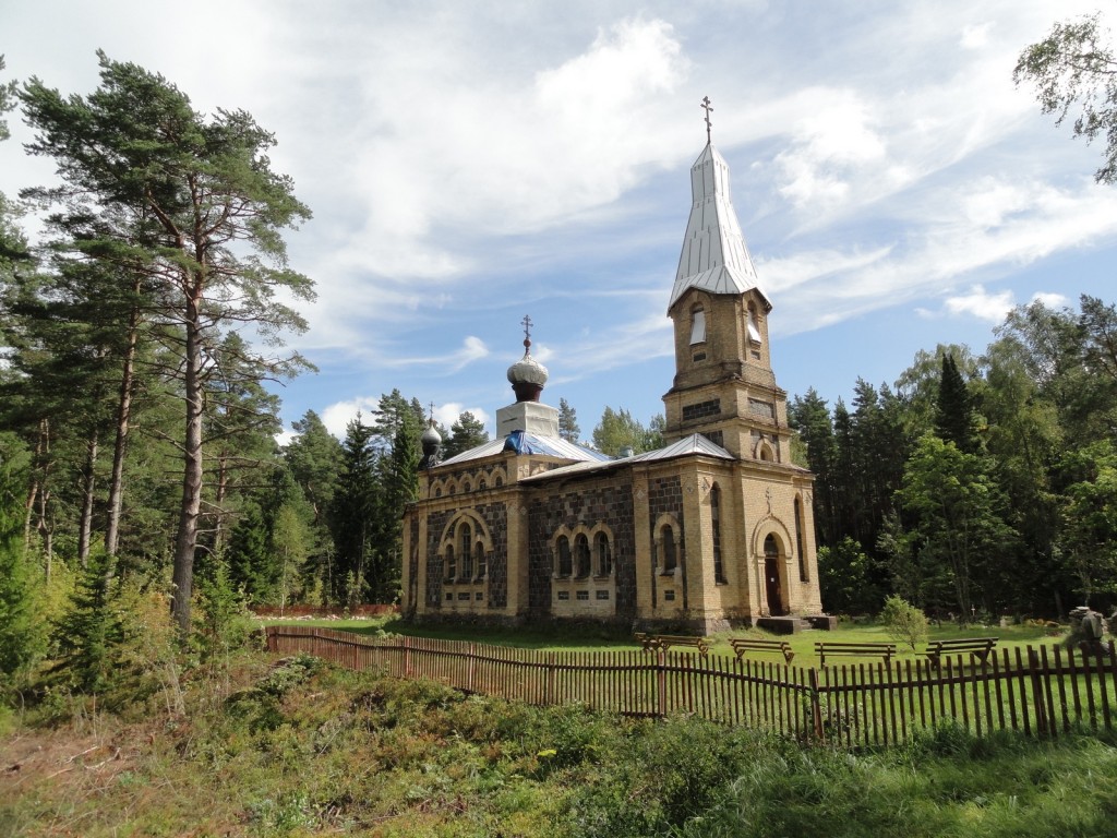 Церковь Рождества Христова, Пуски (Хийумаа, Эстония). фасады