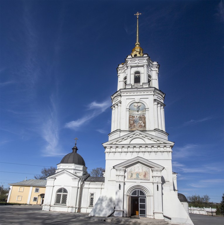 Ленинский район. Церковь Спаса Преображения в Карповке. фасады