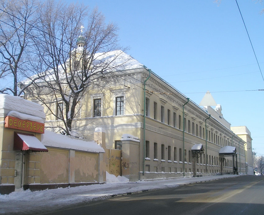 Нижегородский район. Домовая церковь Александра Невского при бывшем Александровском дворянском институте. общий вид в ландшафте