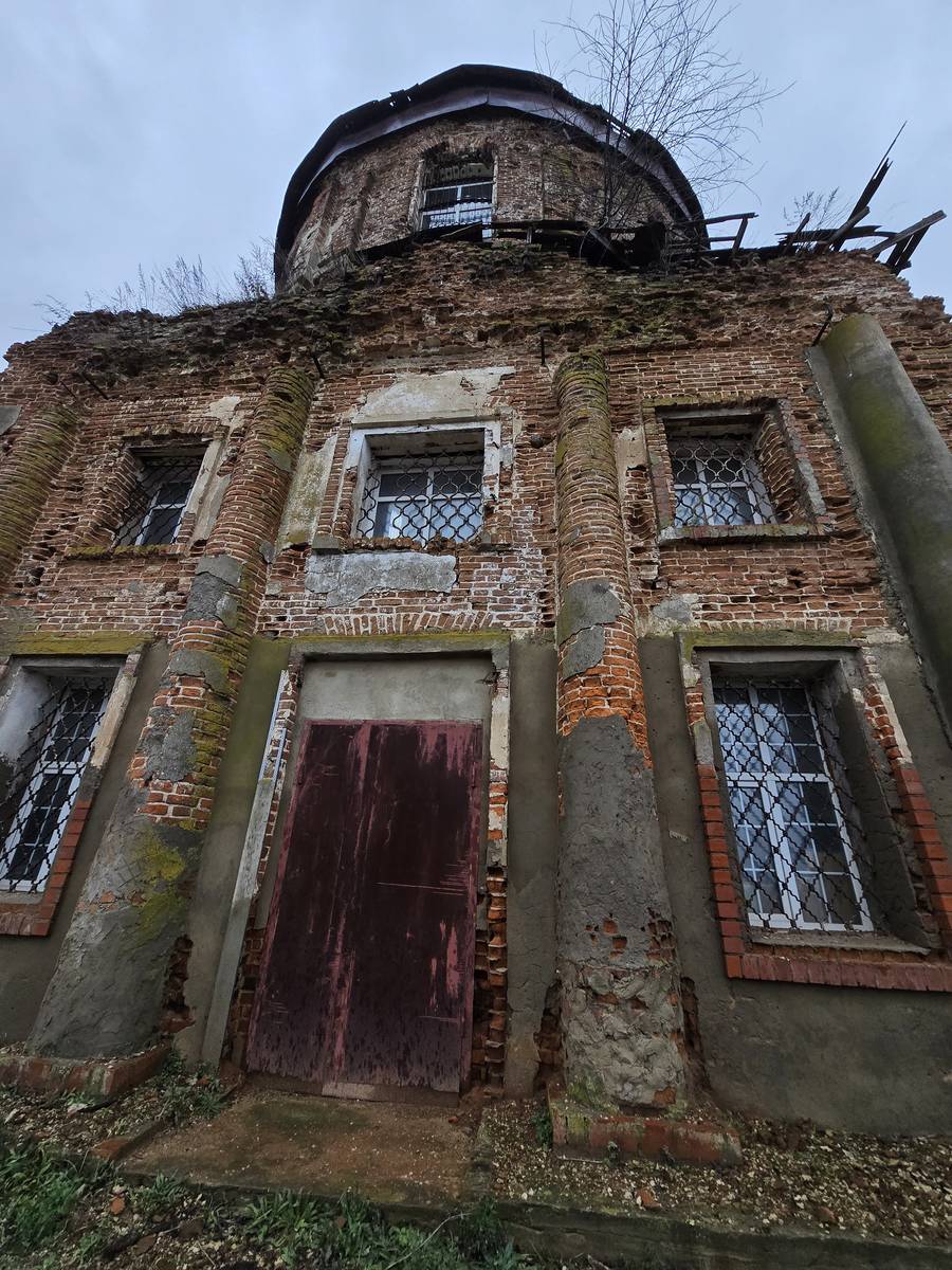 Церковь Георгия Победоносца, Мценск (Мценский район и г. Мценск, Орловская область). архитектурные детали, вход в церковь