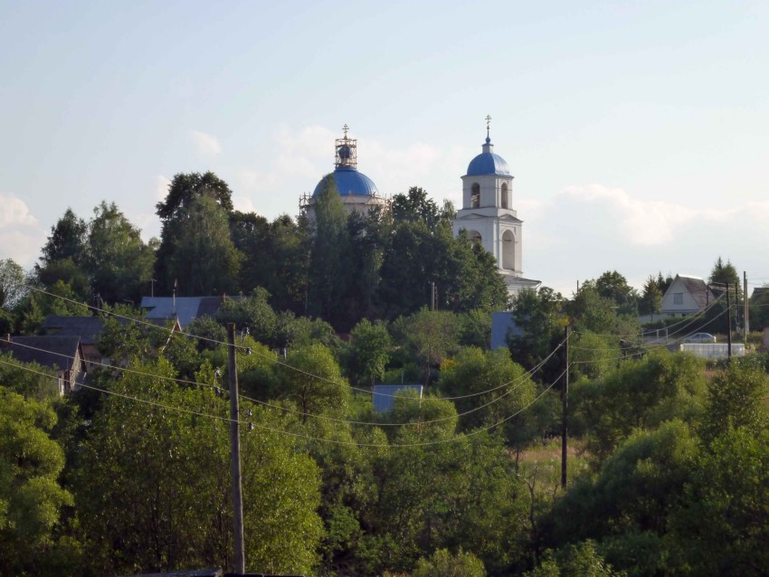 Церковь Покрова Пресвятой Богородицы, Головково (Солнечногорский городской округ, Московская область). общий вид в ландшафте