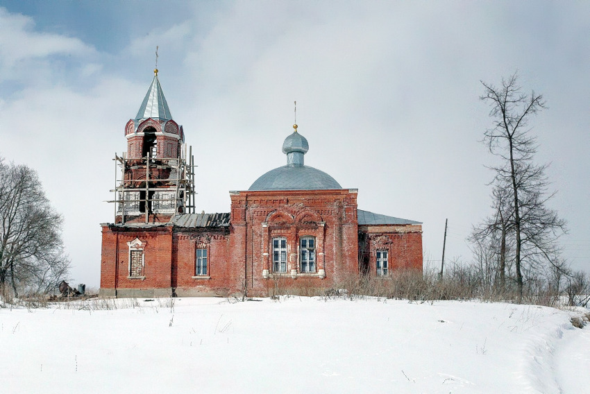 Верхнее Маслово. Церковь Николая Чудотворца. общий вид в ландшафте