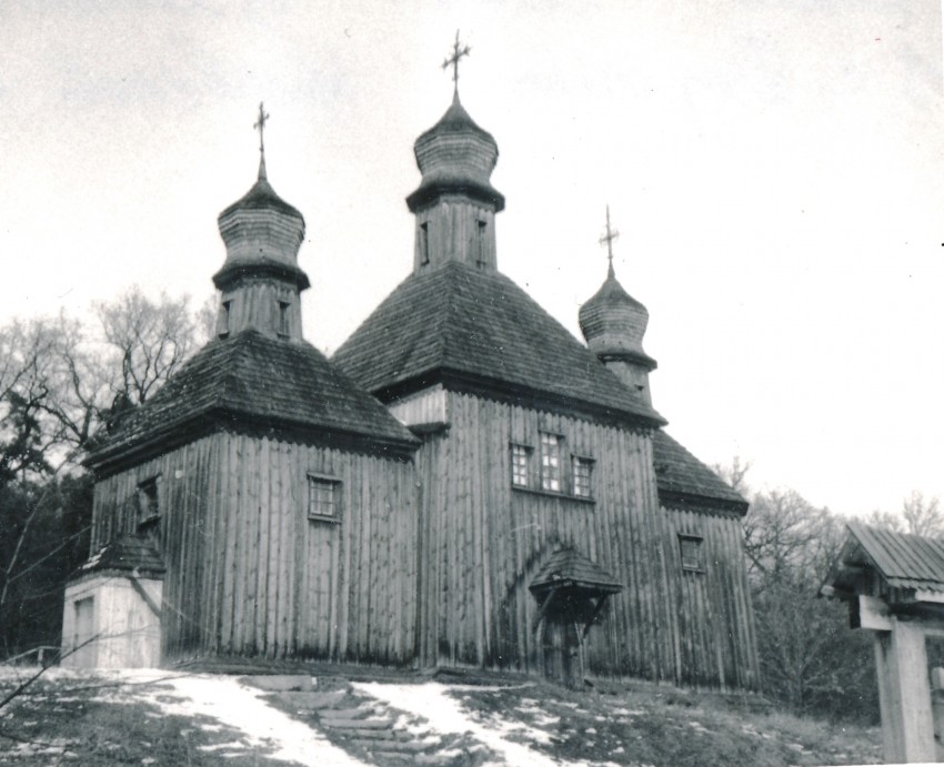Церковь Михаила Архангела из с. Дорогинки Киевской обл., Пирогово (Голосеевский район, Украина, г. Киев). фасады