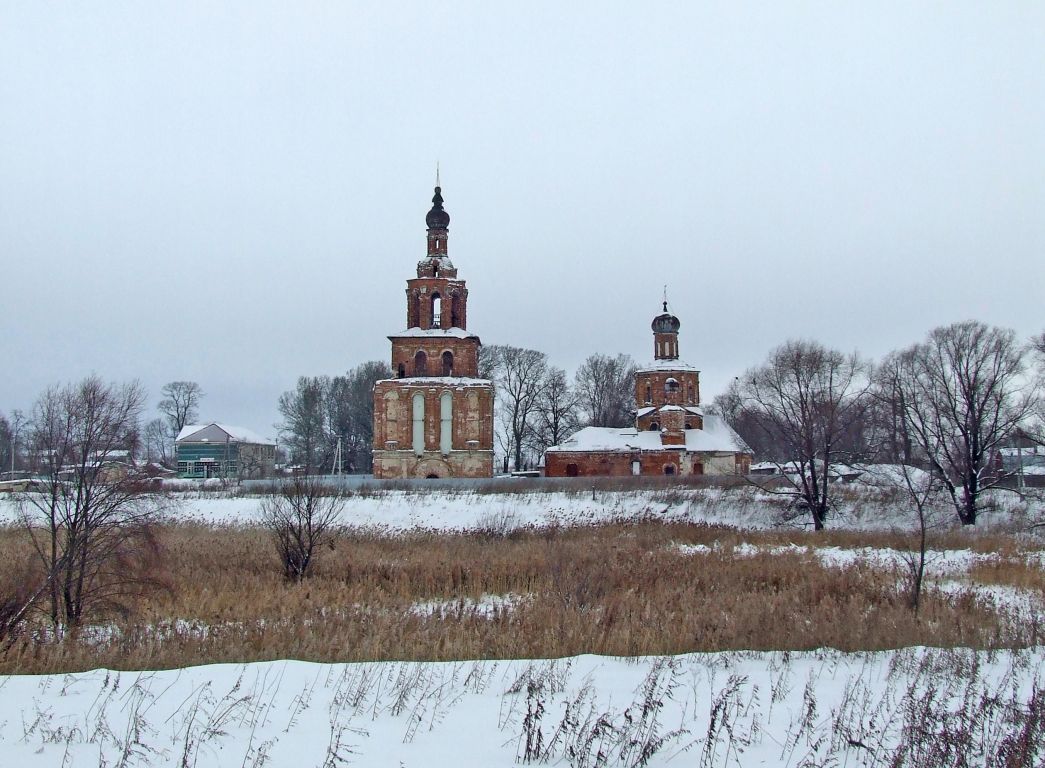 Степановское. Храмовый комплекс. Церкви Благовещения Пресвятой Богородицы и Исаакия Далматского. общий вид в ландшафте