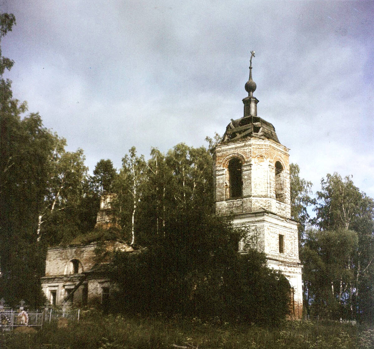 Церковь Казанской иконы Божией Матери, Бахарево (Кинешемский район, Ивановская область). фасады