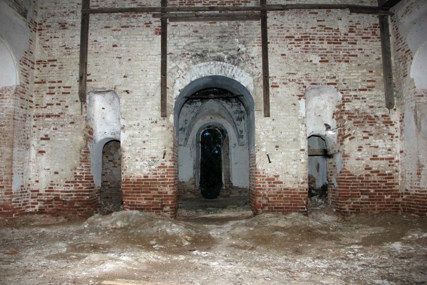 Церковь Казанской иконы Божией Матери, Караул (Богородский район, Кировская область). интерьер и убранство, Холодный храм, вид в сторону алтаря