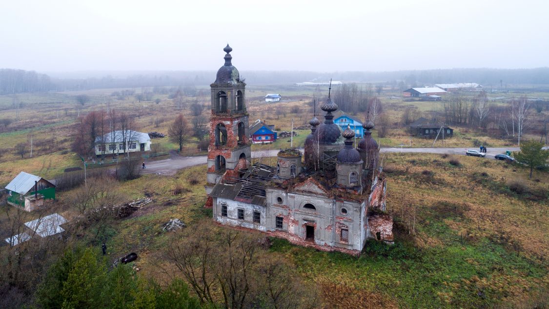 Шилекша. Церковь Троицы Живоначальной. общий вид в ландшафте