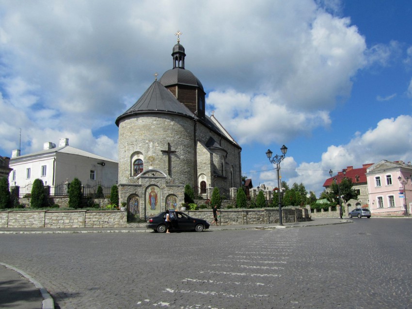 Каменец-Подольский. Церковь Троицы Живоначальной. фасады, вид с востока