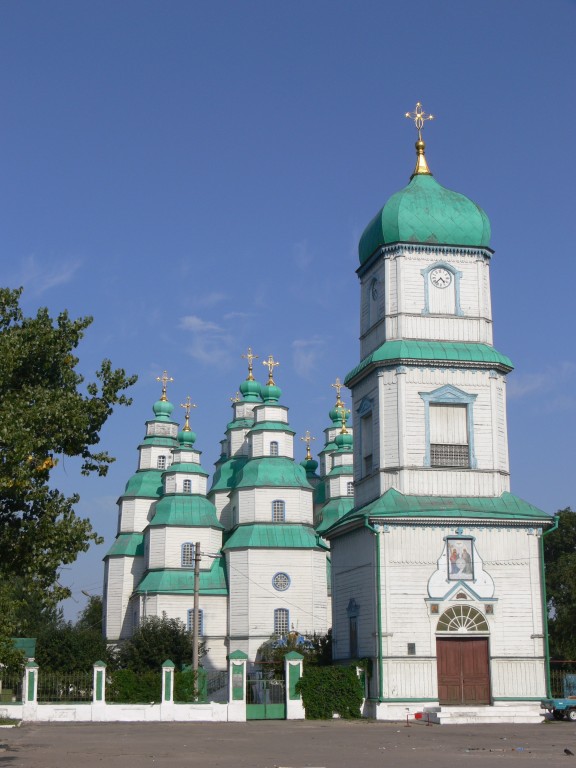 Новомосковск. Собор Троицы Живоначальной. фасады