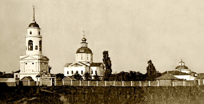 Самарский Николаевский монастырь, Самарь (Самаровский район, Украина, Днепропетровская область). архивная фотография, Старая фотография монастыря ХІХ века с колокольней и снесённой позже коммунистами верхней частью храма.