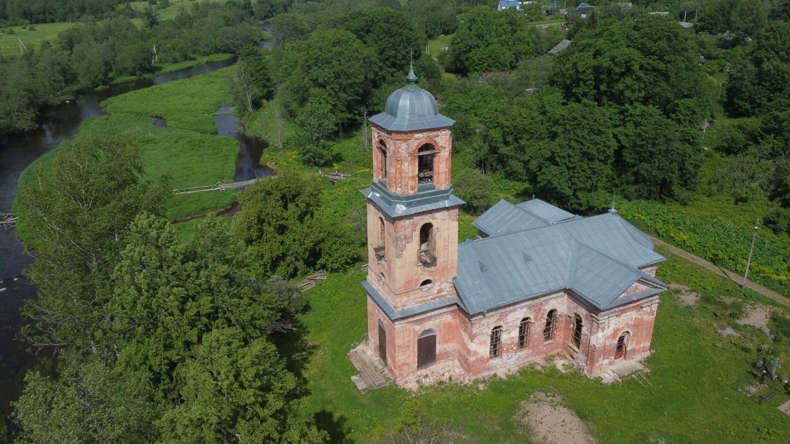 Церковь Троицы Живоначальной, Редкино (Волосовский район, Ленинградская область). фасады