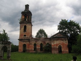 Редкино. Церковь Троицы Живоначальной