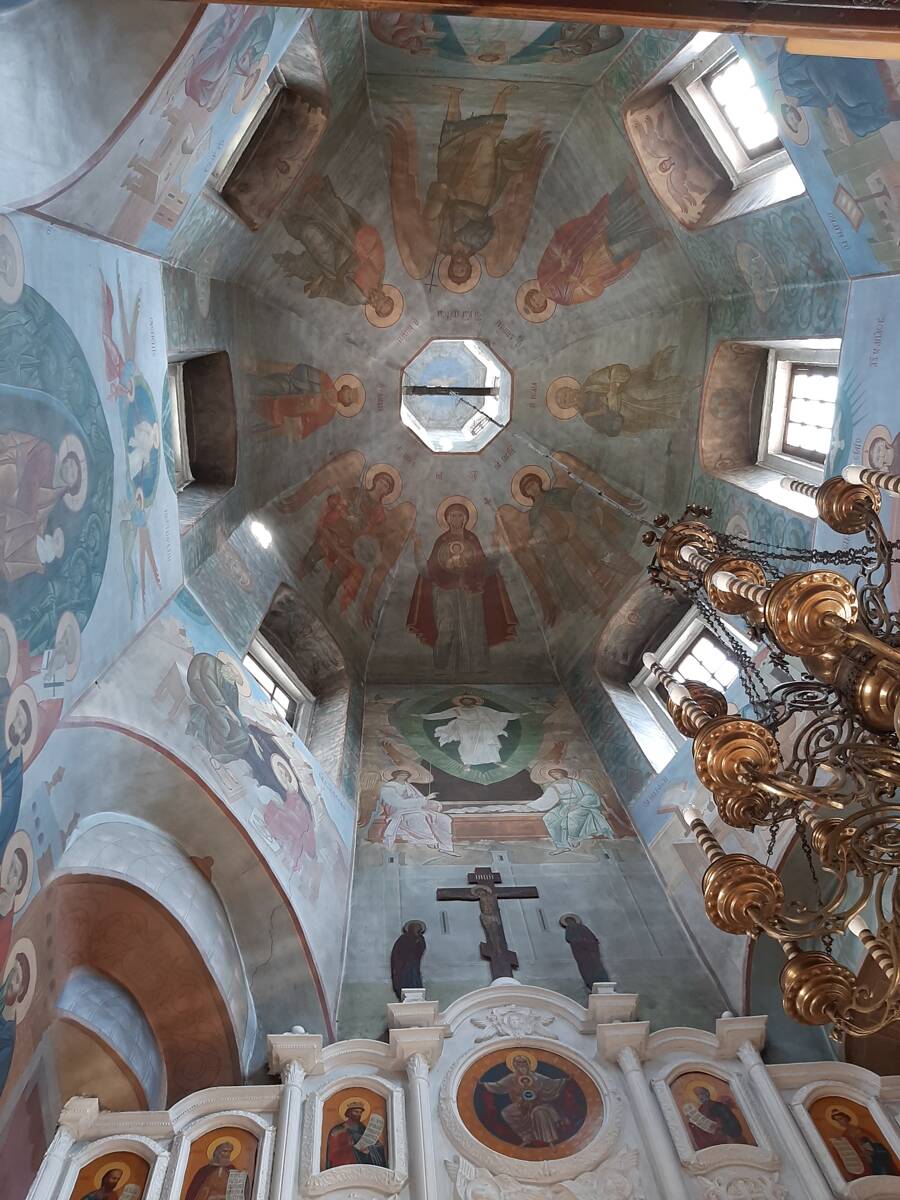 Свенский Успенский монастырь. Церковь Сретения Господня, Супонево (Брянский район, Брянская область). интерьер и убранство