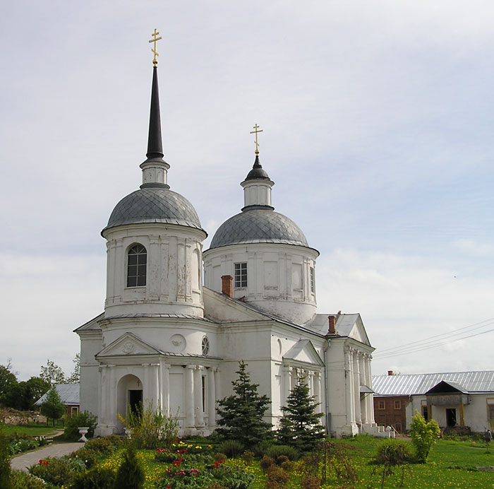 Казанская Богородицкая Площанская мужская пустынь. Церковь Сошествия Святого Духа, Пчела (Брасовский район, Брянская область). фасады