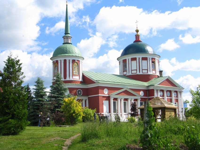 Казанская Богородицкая Площанская мужская пустынь. Церковь Сошествия Святого Духа, Пчела (Брасовский район, Брянская область). фасады