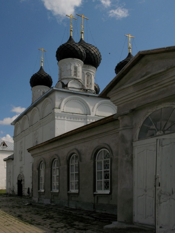 Макарьев. Макариев-Унженский женский монастырь. Церковь Макария Унженского и Желтоводского. архитектурные детали