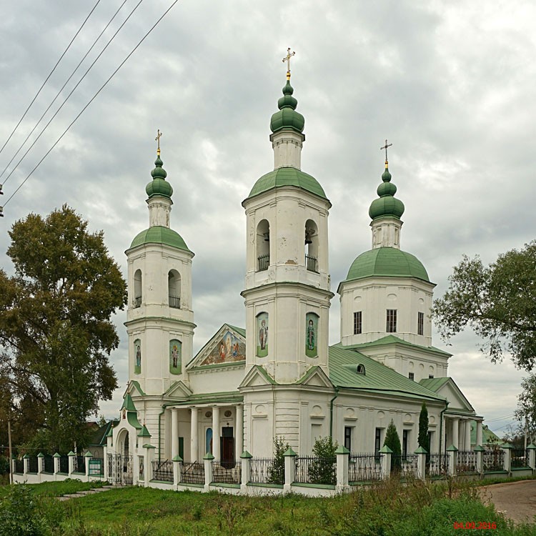 Молоди. Церковь Воскресения Христова. фасады