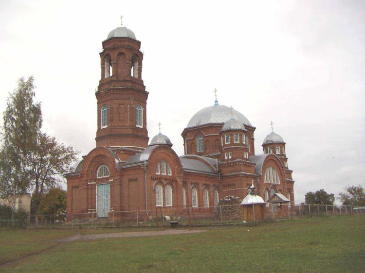 Серповое. Церковь Воскресения Словущего. фасады