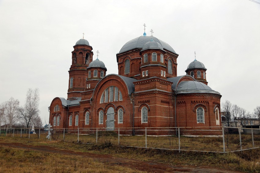 Серповое. Церковь Воскресения Словущего. фасады