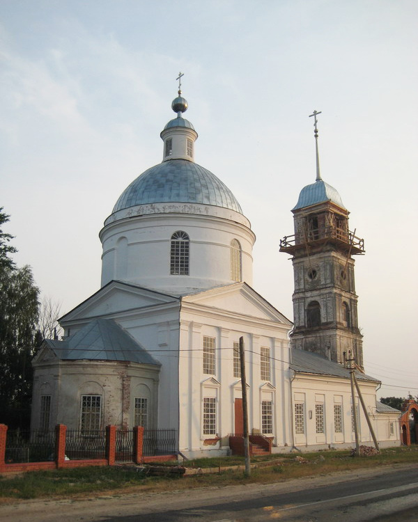 Церковь Троицы Живоначальной, Кирилловка (Арзамасский район и г. Арзамас, Нижегородская область). фасады, Вид с северо-востока