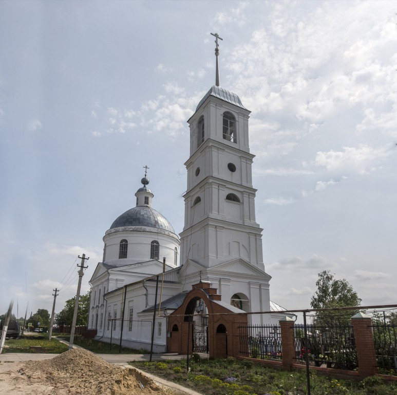 Кирилловка. Церковь Троицы Живоначальной. фасады