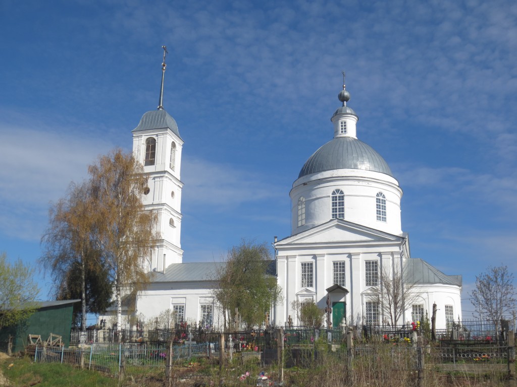 Кирилловка. Церковь Троицы Живоначальной. фасады
