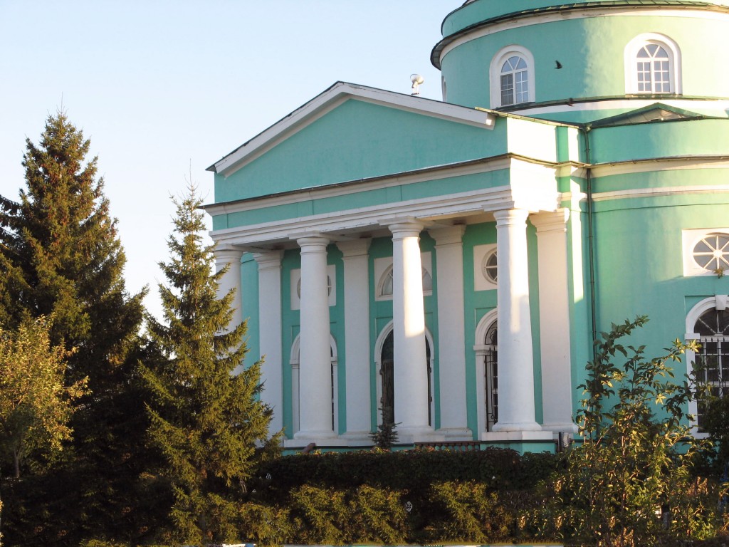 Церковь Сергия Радонежского, Выездное (Арзамасский район и г. Арзамас, Нижегородская область). архитектурные детали, Портик северного фасада основного объема храма