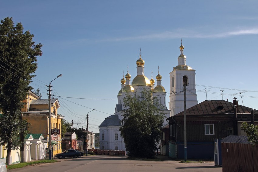 Спасо-Преображенский монастырь. Церковь Благовещения Пресвятой Богородицы, Арзамас (Арзамасский район и г. Арзамас, Нижегородская область). общий вид в ландшафте