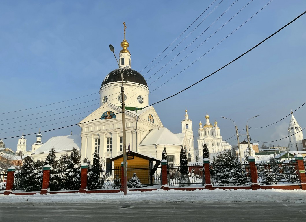 Церковь Владимирской иконы Божией Матери, Арзамас (Арзамасский район и г. Арзамас, Нижегородская область). общий вид в ландшафте