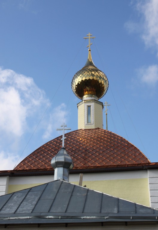 Церковь Николая Чудотворца, Троицко-Никольское (Ковровский район и г. Ковров, Владимирская область). архитектурные детали, Главки алтаря и основного объема. Вид с востока