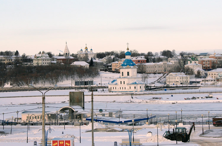 Церковь Успения Пресвятой Богородицы, Чебоксары (Чебоксары, город, Республика Чувашия). общий вид в ландшафте, Вид из 