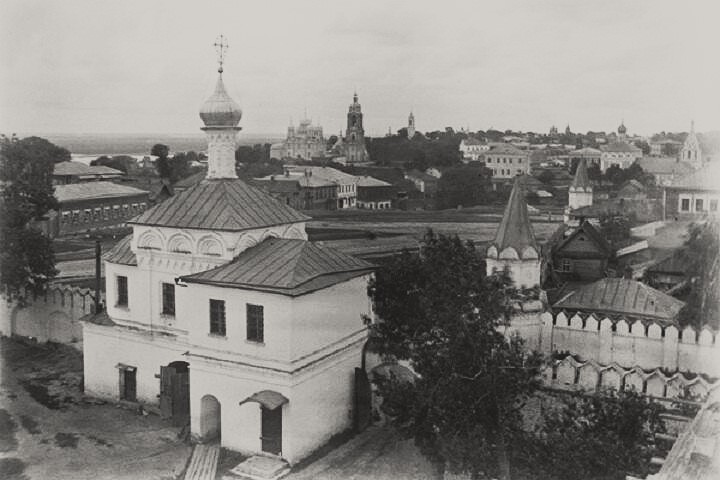 Благовещенский мужской монастырь. Церковь Стефана архидиакона, Муром (Муромский район и г. Муром, Владимирская область). архивная фотография, Фото 1900 года. Вид на церковь архидиакона Стефана с колокольни Благовещенского собора. Фотограф: В. Д. Машуков. С сайта: pastvu.com
