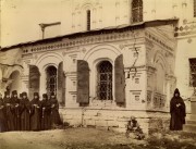 Троицкий женский монастырь. Собор Троицы Живоначальной, Фотография насельниц обители, выполненная на фоне монастырского собора в 1900-м году.<br>, Муром, Муромский район и г. Муром, Владимирская область