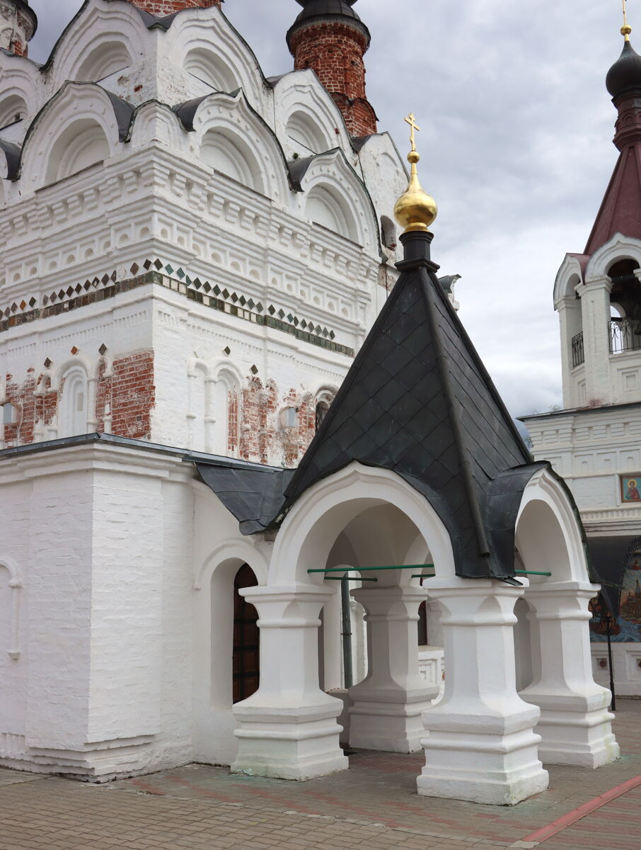 Троицкий женский монастырь. Собор Троицы Живоначальной, Муром (Муромский район и г. Муром, Владимирская область). архитектурные детали, Западный вход