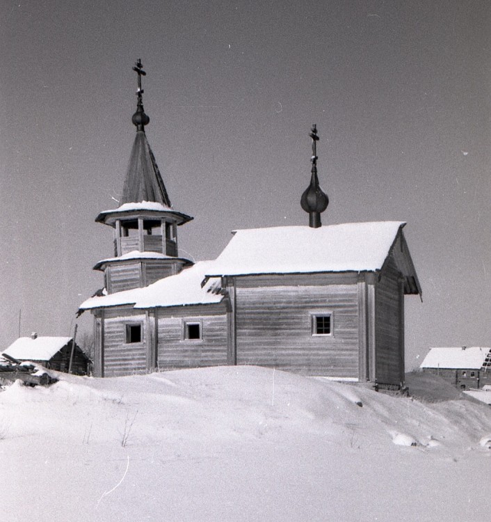 Часовня Варлаама Хутынского, Пегрема (Медвежьегорский район, Республика Карелия). архивная фотография, Частная коллекция. Фото 1975 г.