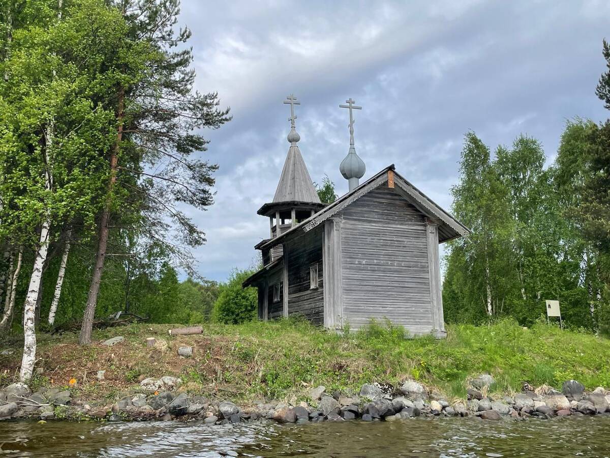 Часовня Варлаама Хутынского, Пегрема (Медвежьегорский район, Республика Карелия). общий вид в ландшафте, Экспедиция 
