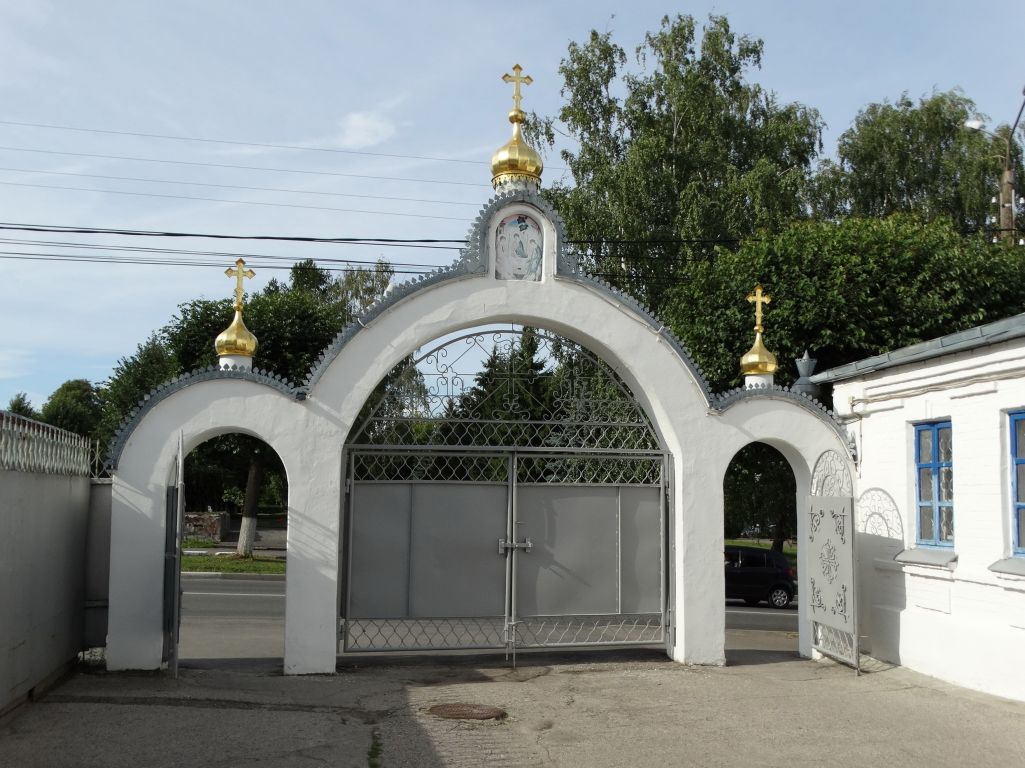 Кафедральный собор Введения во храм Пресвятой Богородицы, Чебоксары (Чебоксары, город, Республика Чувашия). архитектурные детали, Врата собора.