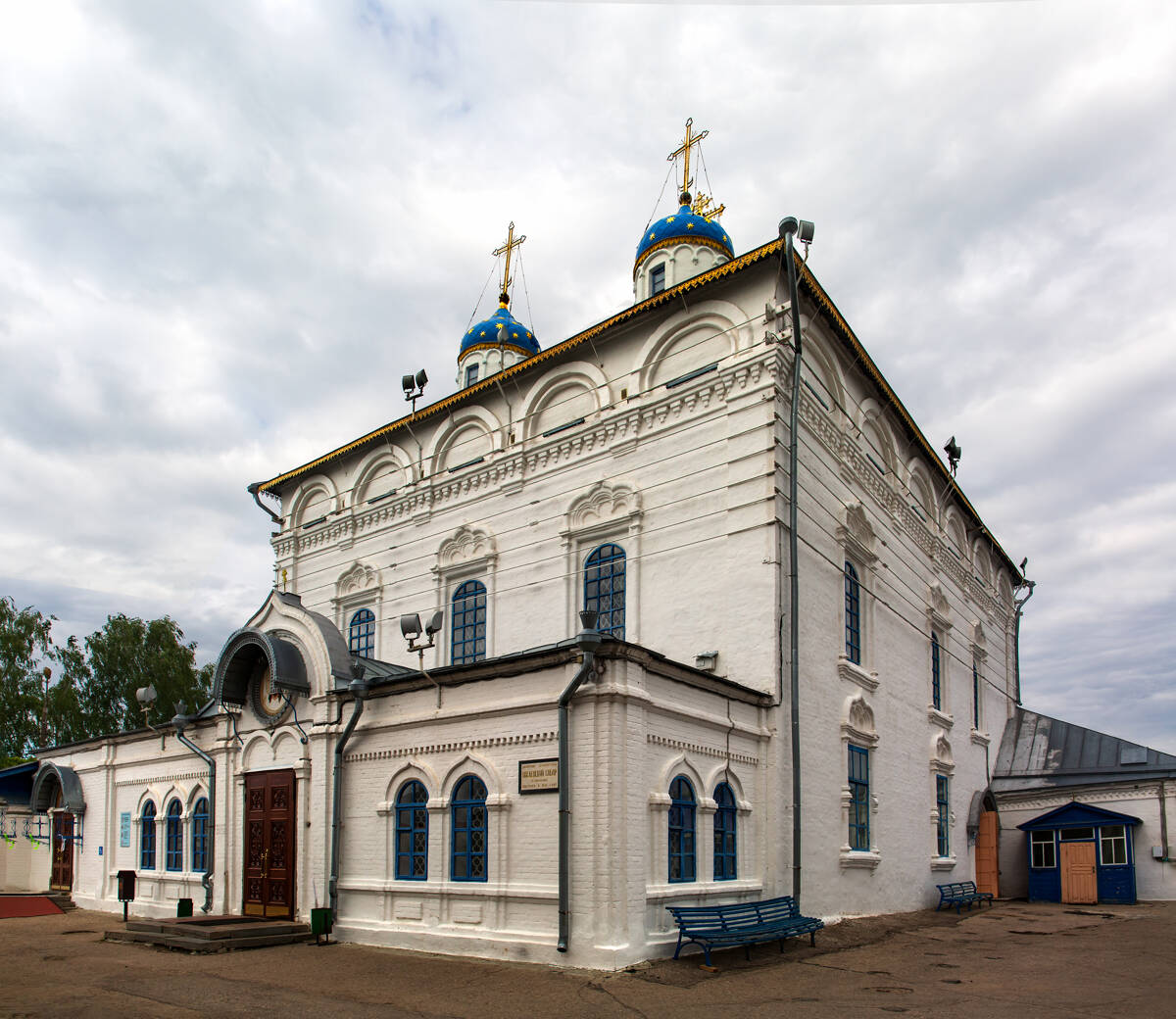 Кафедральный собор Введения во храм Пресвятой Богородицы, Чебоксары (Чебоксары, город, Республика Чувашия). фасады