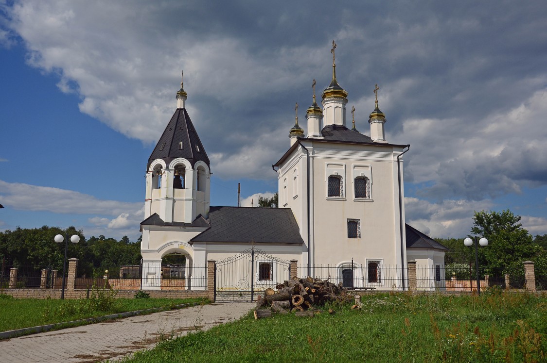 Лужки. Церковь Троицы Живоначальной. фасады