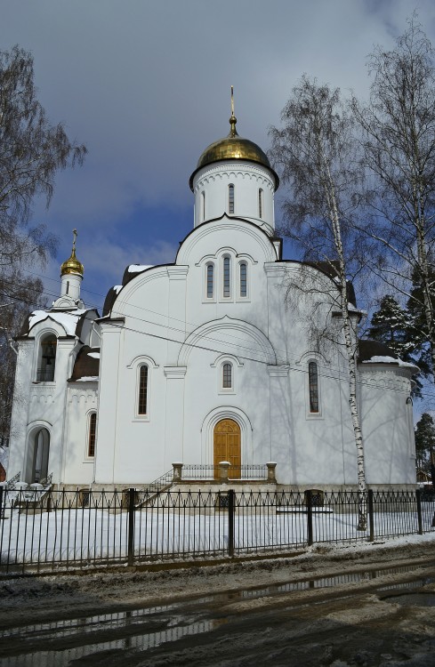 Быково, посёлок. Церковь Воскресения Христова. художественные фотографии