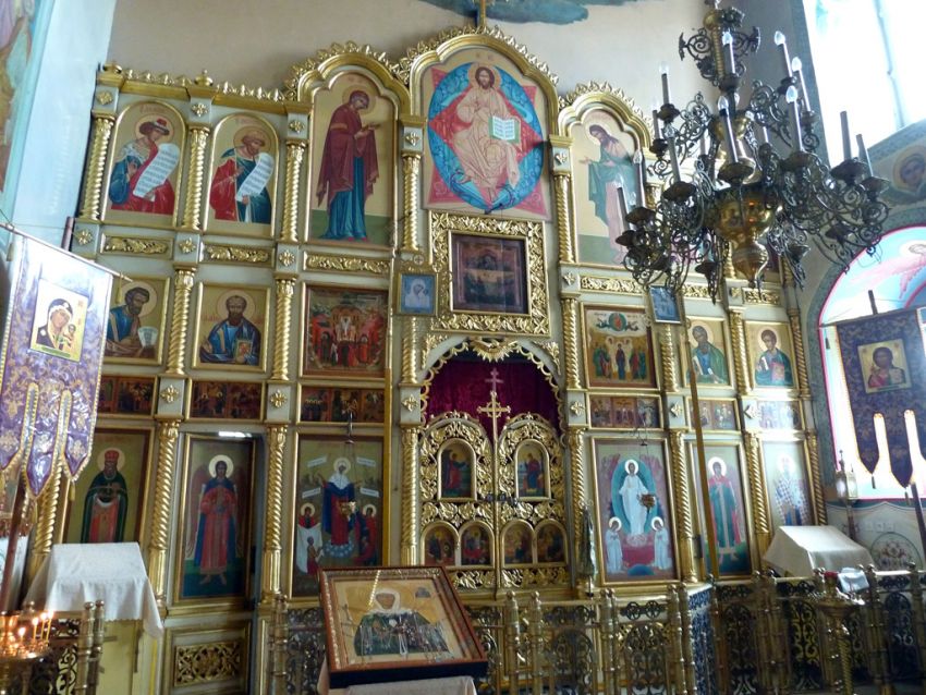 Церковь Воскресения Христова, Чебоксары (Чебоксары, город, Республика Чувашия). интерьер и убранство, Иконостас церкви