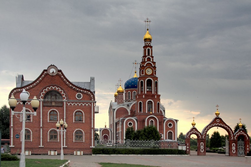 Собор Владимира равноапостольного, Новочебоксарск (Новочебоксарск, город, Республика Чувашия). общий вид в ландшафте